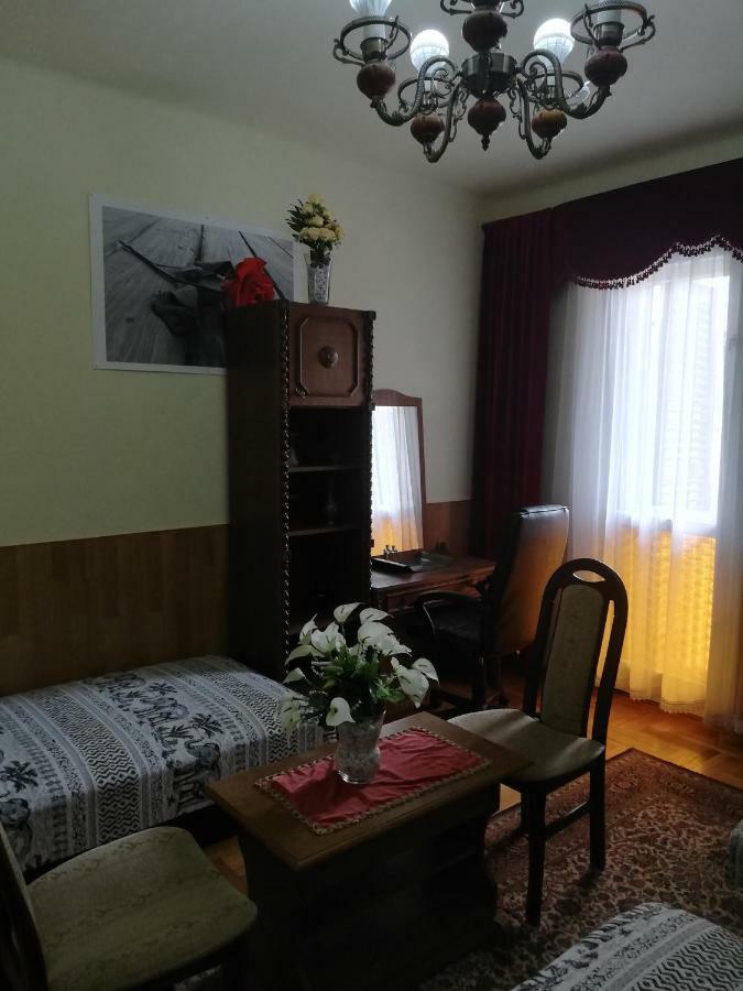 Szoboszlofonix Vendeghaz Hotel ไฮจ์ดุสโซบอสโล ภายนอก รูปภาพ