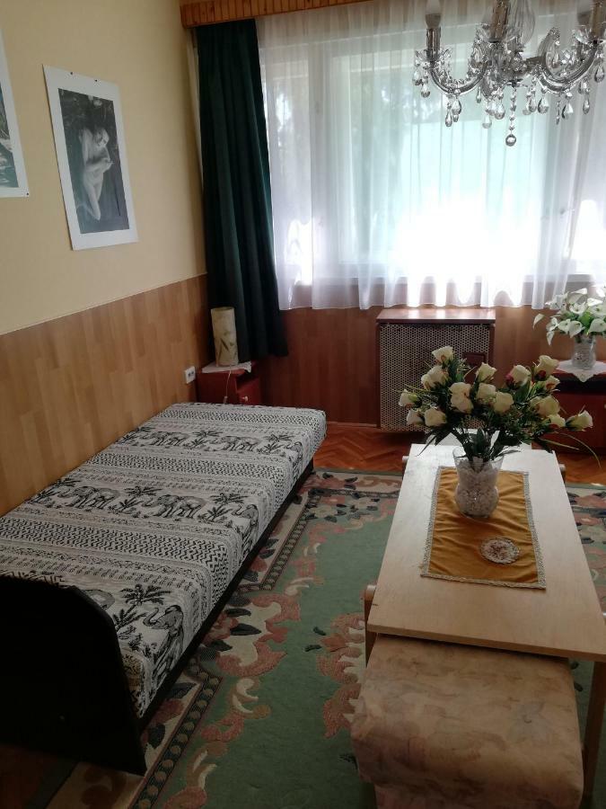 Szoboszlofonix Vendeghaz Hotel ไฮจ์ดุสโซบอสโล ภายนอก รูปภาพ