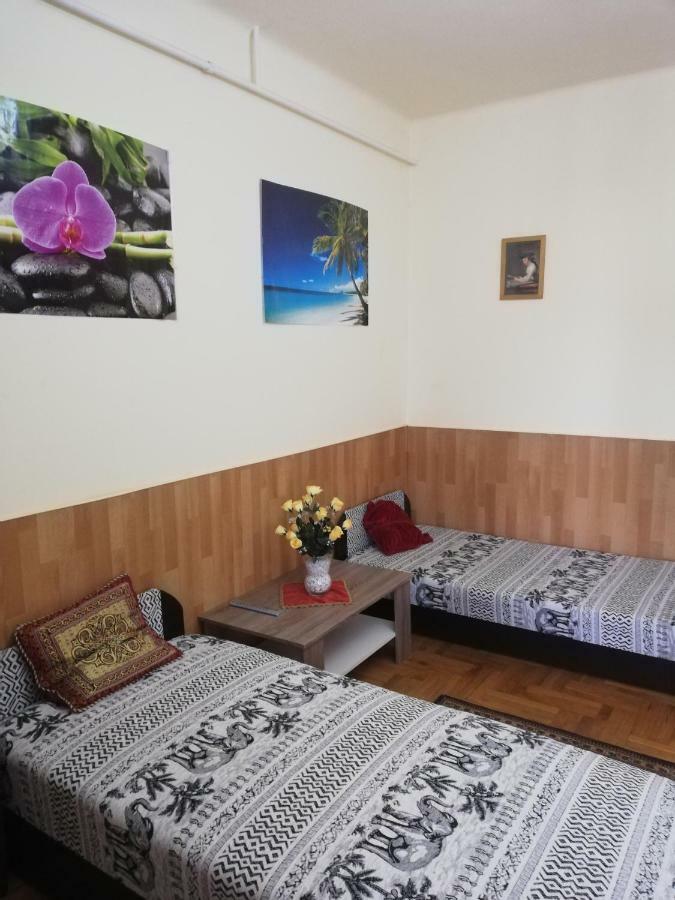 Szoboszlofonix Vendeghaz Hotel ไฮจ์ดุสโซบอสโล ภายนอก รูปภาพ