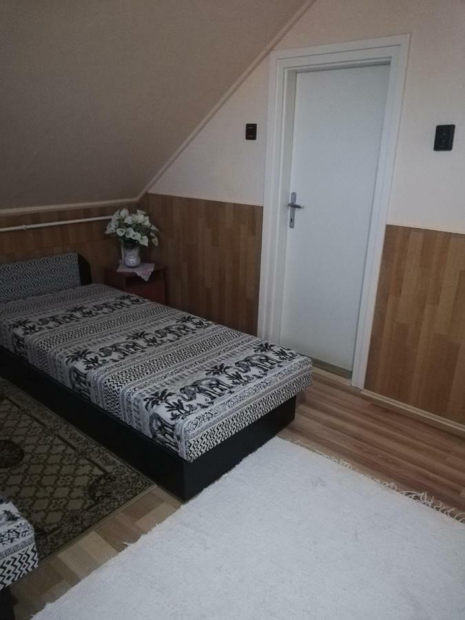 Szoboszlofonix Vendeghaz Hotel ไฮจ์ดุสโซบอสโล ภายนอก รูปภาพ