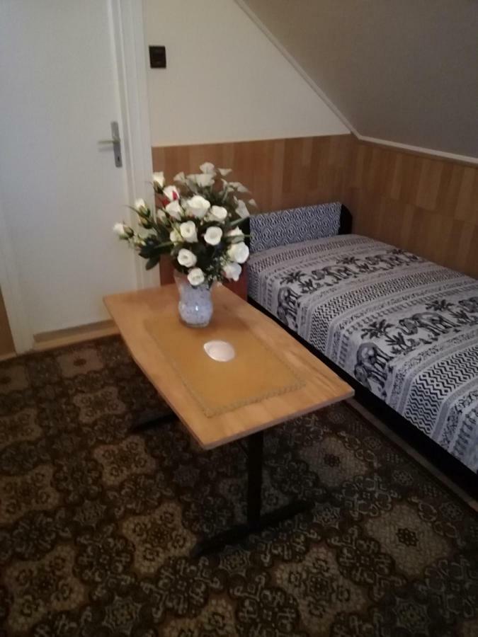 Szoboszlofonix Vendeghaz Hotel ไฮจ์ดุสโซบอสโล ภายนอก รูปภาพ
