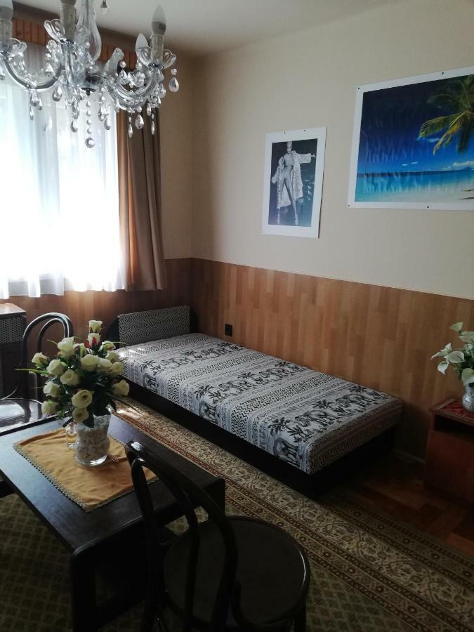 Szoboszlofonix Vendeghaz Hotel ไฮจ์ดุสโซบอสโล ภายนอก รูปภาพ